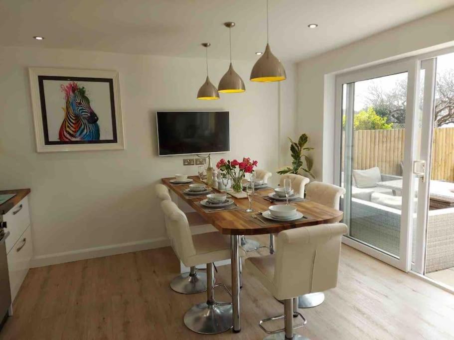 Modern 4 Bedroom House In Weymouth Sunny Corner Exteriér fotografie