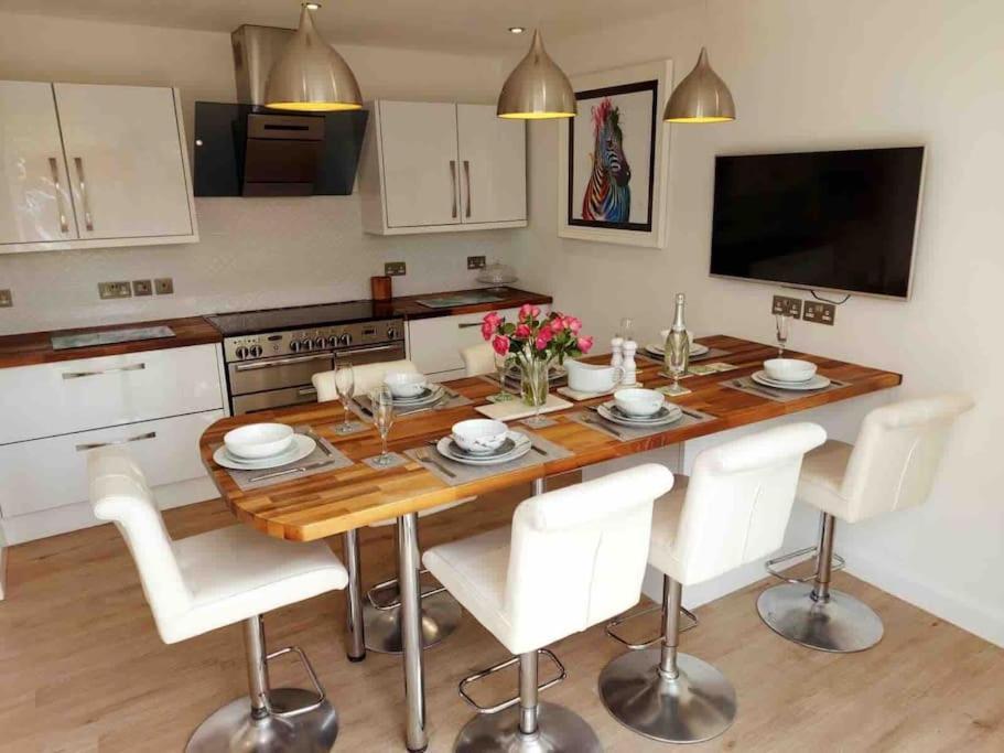Modern 4 Bedroom House In Weymouth Sunny Corner Exteriér fotografie